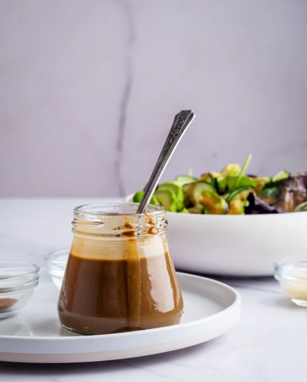 Avocado oil salad dressing
